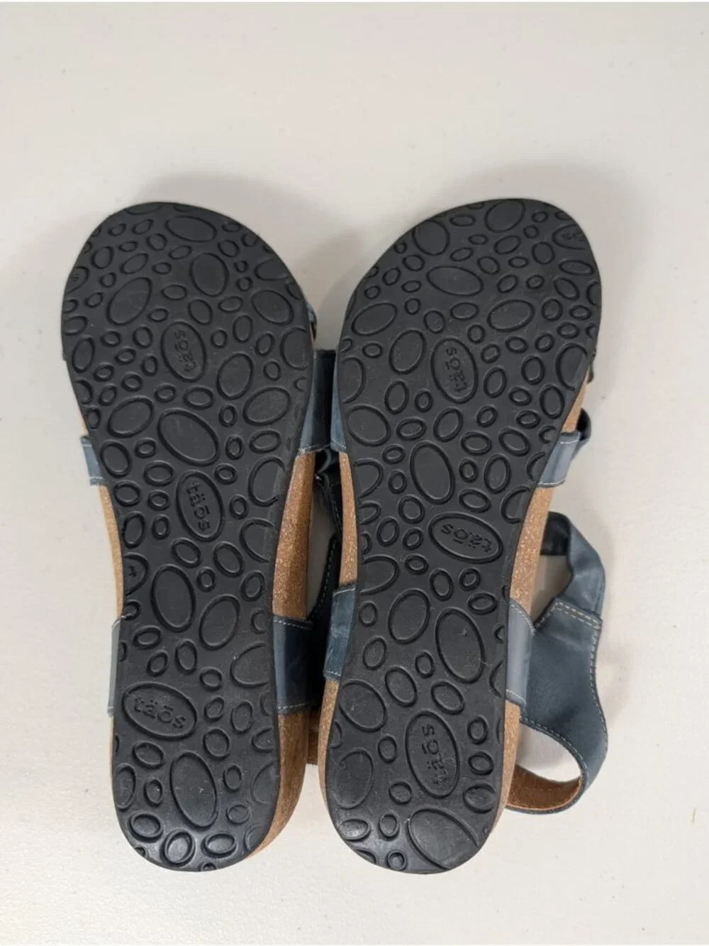 Taos trulie wedge sandals in navy blue leather women's size 7-7.5